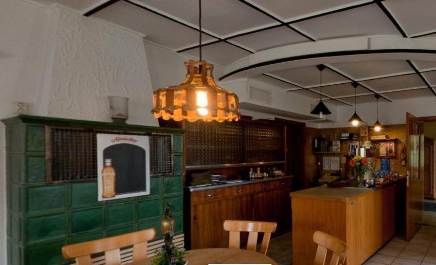 Kreuz! Einfach. Guenstig. Schlafen. Bed & Breakfast Ulm Dış mekan fotoğraf