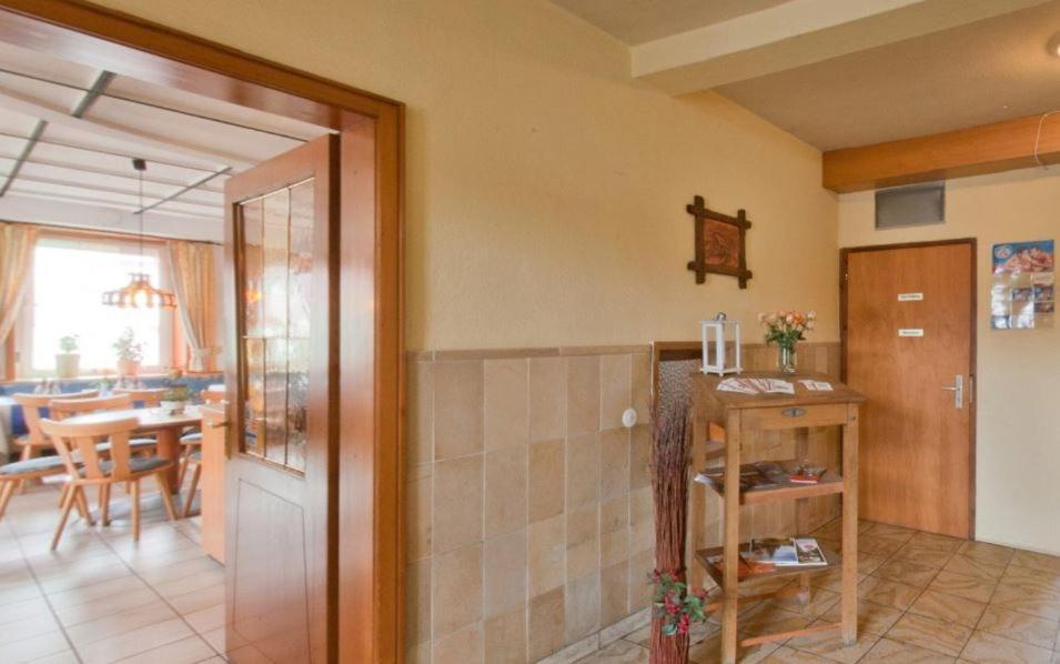 Kreuz! Einfach. Guenstig. Schlafen. Bed & Breakfast Ulm Dış mekan fotoğraf