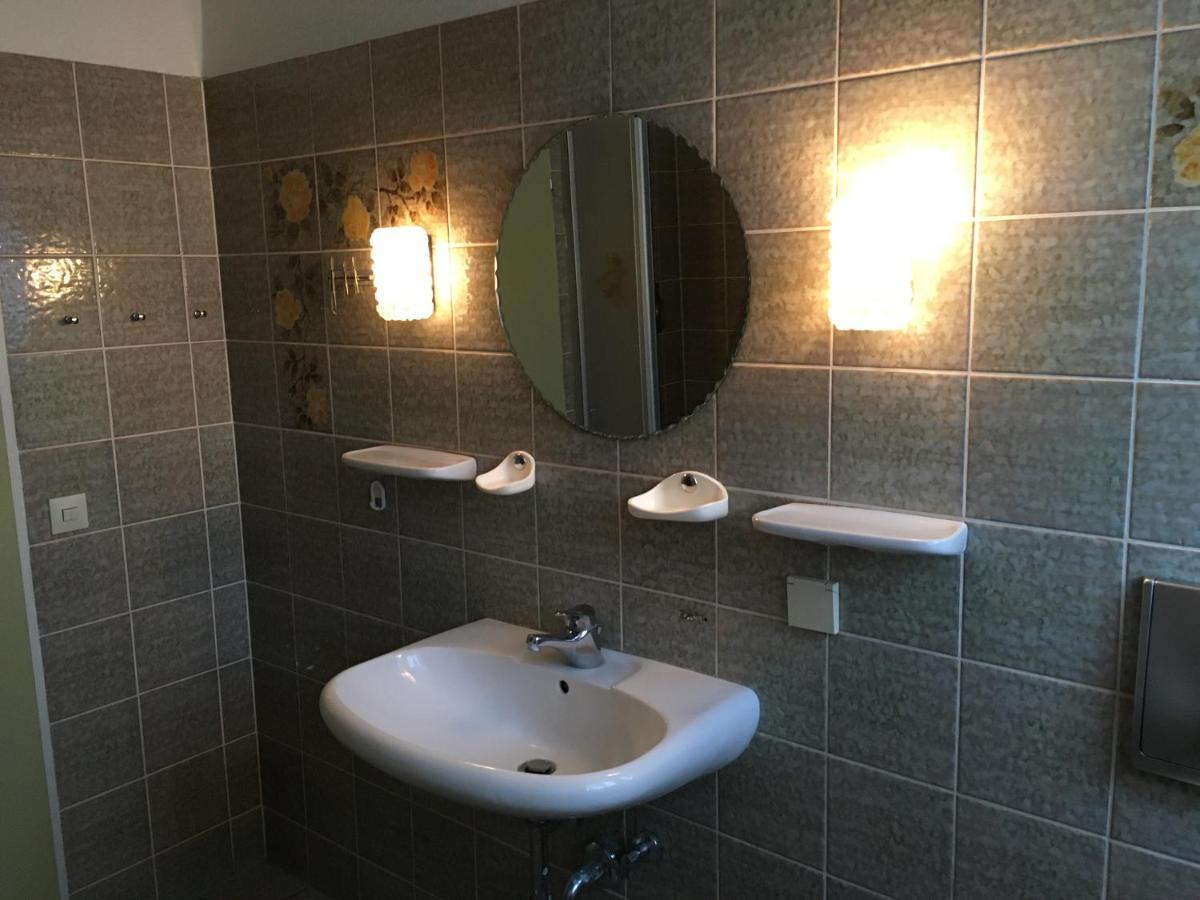 Kreuz! Einfach. Guenstig. Schlafen. Bed & Breakfast Ulm Dış mekan fotoğraf