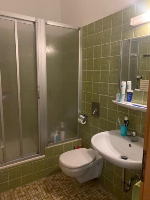 Kreuz! Einfach. Guenstig. Schlafen. Bed & Breakfast Ulm Dış mekan fotoğraf